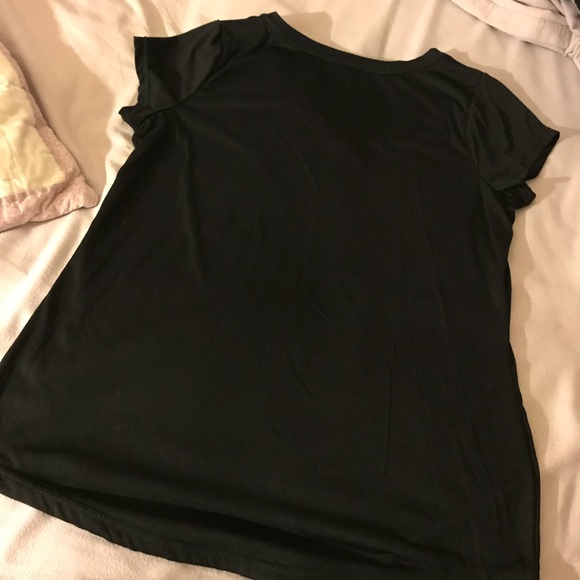 Basic black V-Neck - Picture 3 of 4
